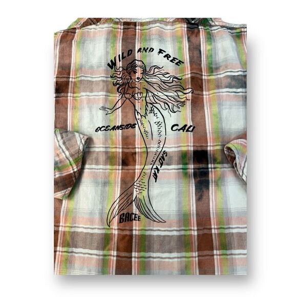 Surplus Front Button Top Size Medium - Picture 4 of 6